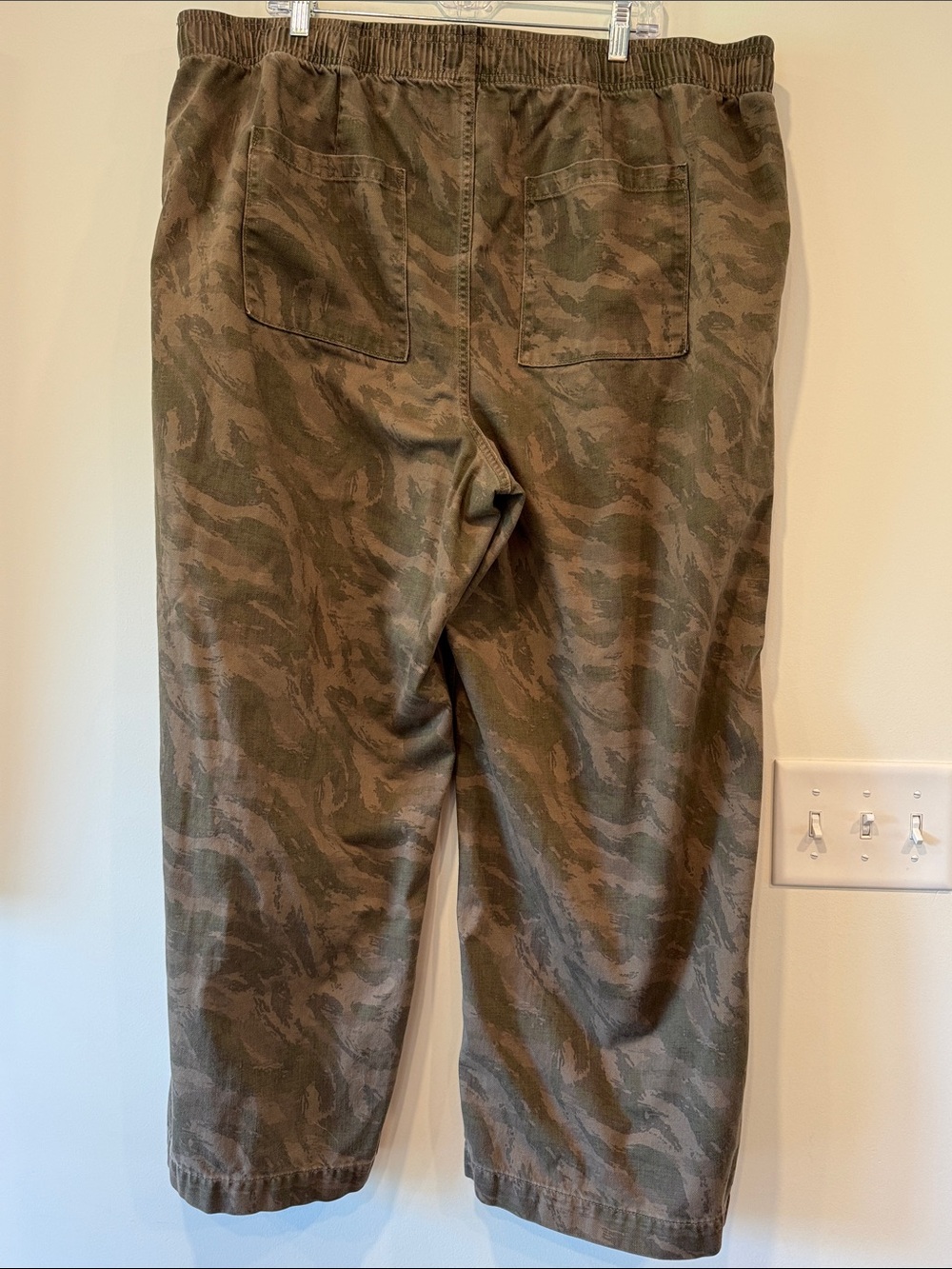 GAP Factory Camo Drawstring High Rise Pants - Picture 6 of 8
